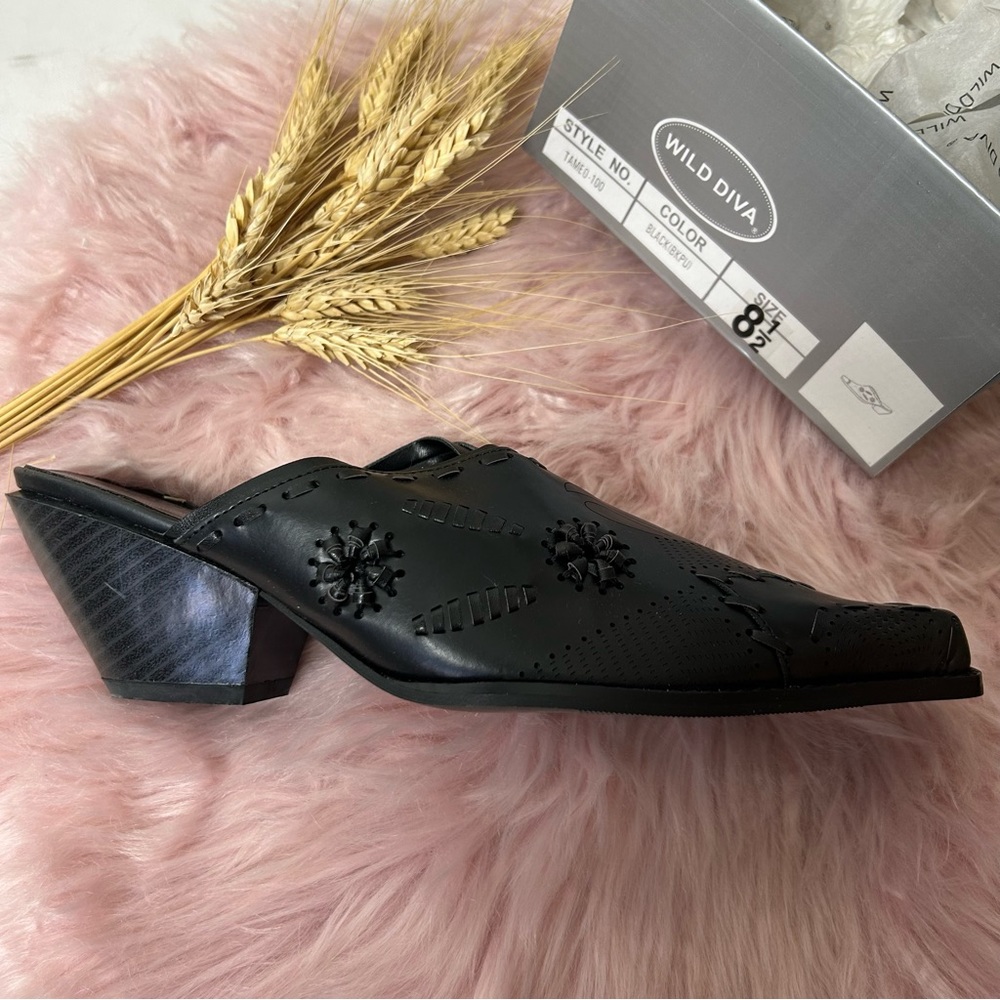 Wild Diva Western Slide On Black Mules - Picture 5 of 5